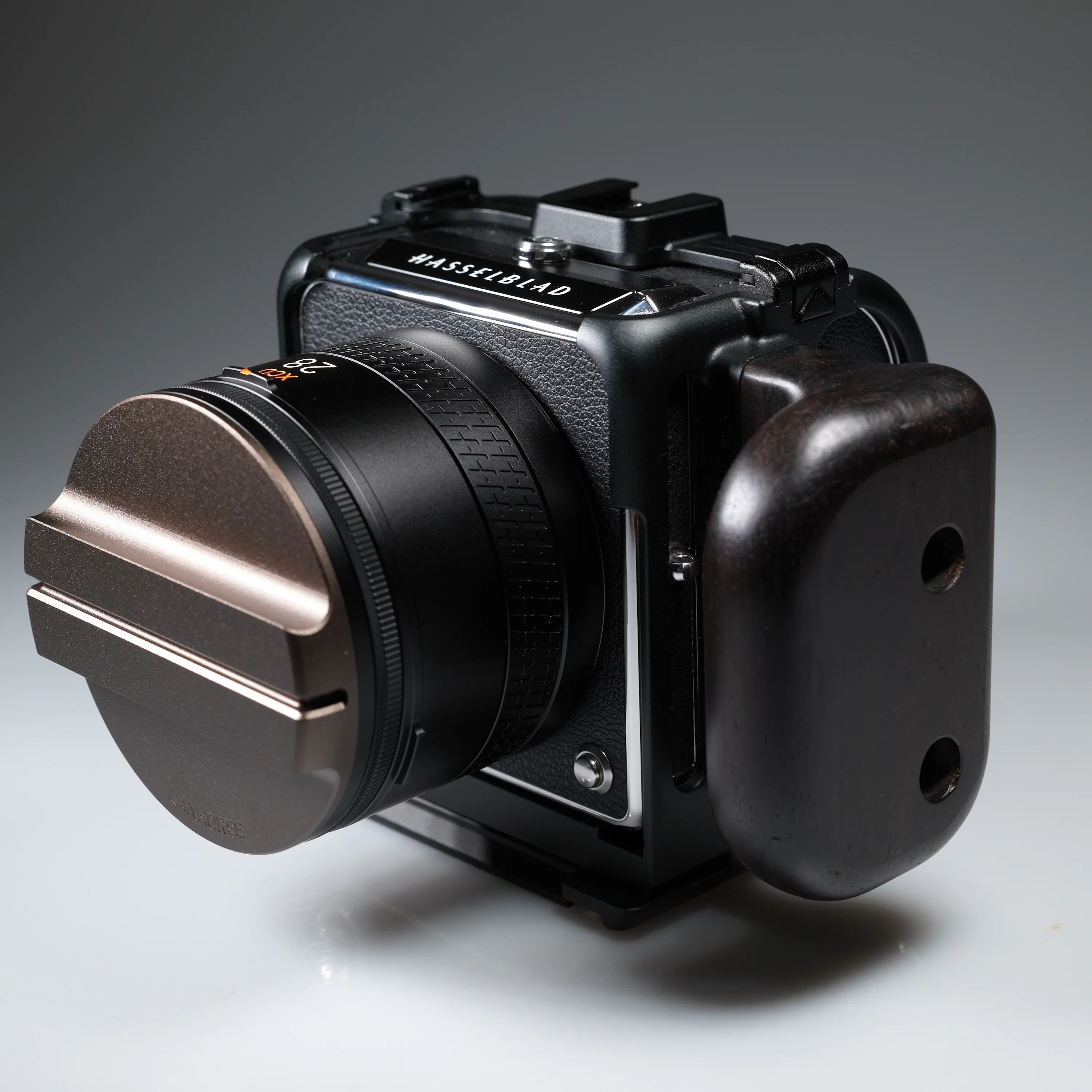 Lanhorse 铠甲 兔笼 适用 Hasselblad 907X 和 控制 手柄, 左 Hand 红木 手柄, Quick-Release CFV Digital Back, Optional 镜头 保护 框.